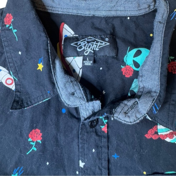 Eighty Eight Alien & UFO Print Button-Up Shirt - Size Large - Picture 5 of 7